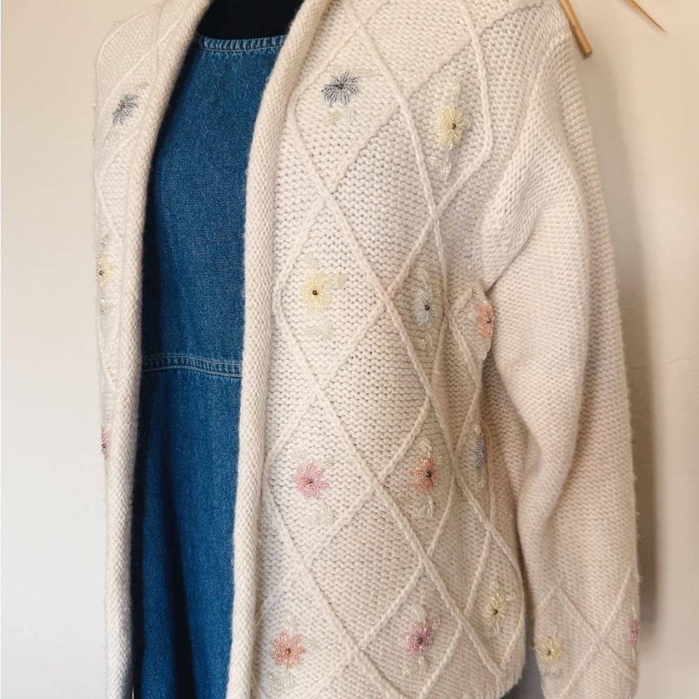 Vintage Beaded Floral Cardigan in Cream - Picture 4 of 9